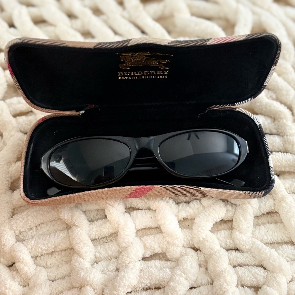 BURBERRY➕Authentic Rectangle Sunglasses & Case - Picture 2 of 11